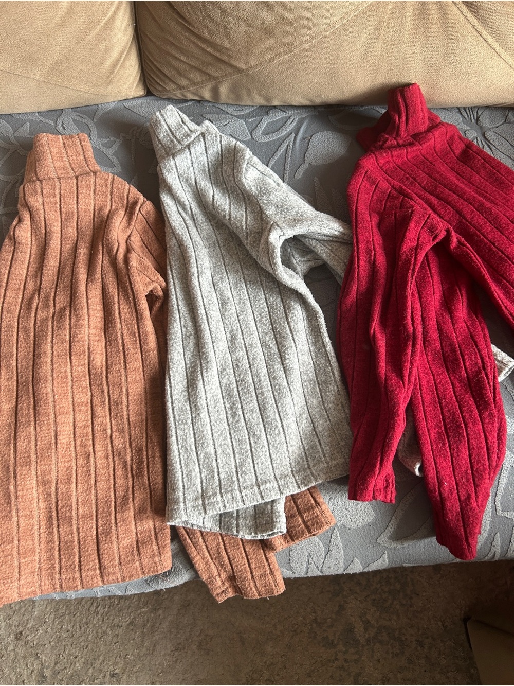 Women’s Ribbed Turtleneck Sweater - Red, Cream, Rust